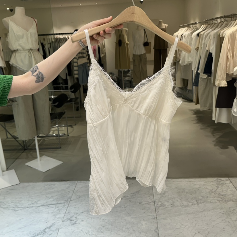 BLUEI-D/N SHARP東大門實拍女裝新品真品吊帶背心不含內搭Blue i-d/N SHARP吊帶/背心圖色1
