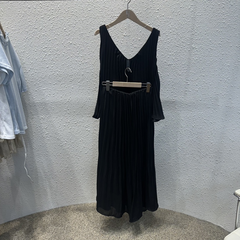 TARA東大門實拍韓國女裝新品推薦熱賣時尚26春夏套裝褶裥TARA套裝