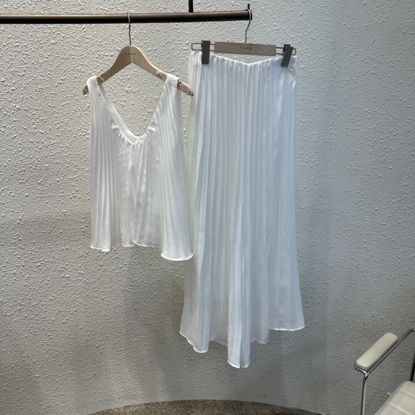 TARA東大門實拍韓國女裝新品推薦熱賣時尚26春夏套裝褶裥TARA套裝圖色1