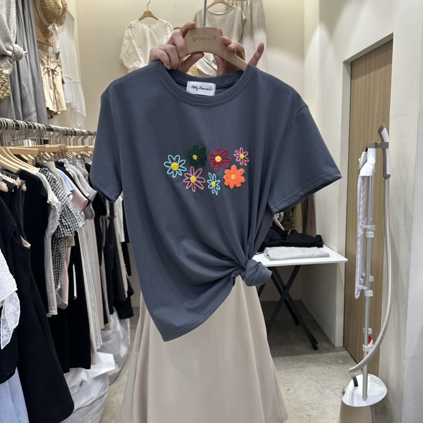 HOLYBANANA韓國東大門代購女裝新款推薦時尚職業人氣T恤刺繡groovy.H/HOLYBANANAT恤圖色2