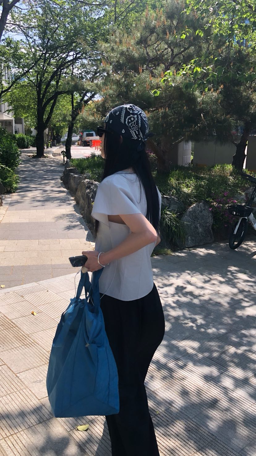 OVER RICH韓國代購女士新款26春夏時尚襯衫蕾絲衫荷葉邊OVER RICH襯衫/蕾絲衫