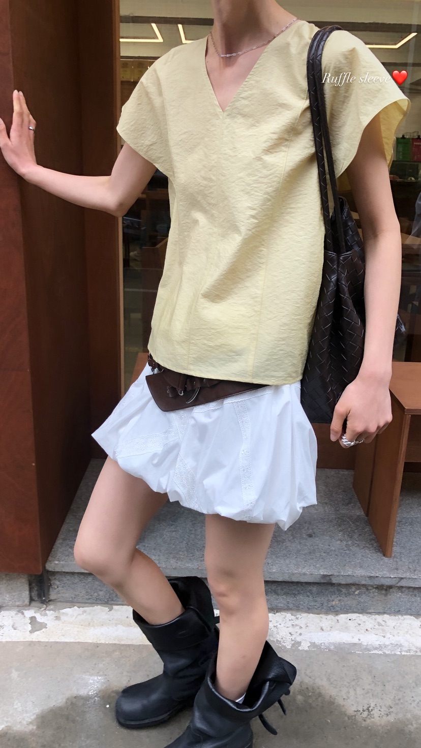 OVER RICH韓國代購女士新款26春夏時尚襯衫蕾絲衫荷葉邊OVER RICH襯衫/蕾絲衫