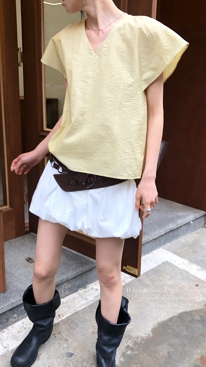 OVER RICH韓國代購女士新款26春夏時尚襯衫蕾絲衫荷葉邊OVER RICH襯衫/蕾絲衫