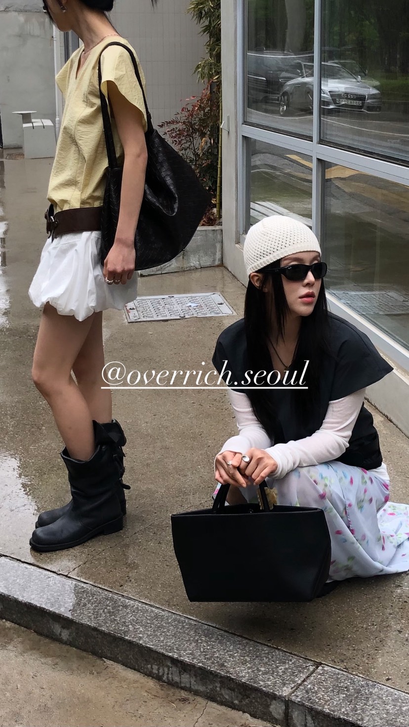 OVER RICH韓國代購女士新款26春夏時尚襯衫蕾絲衫荷葉邊OVER RICH襯衫/蕾絲衫