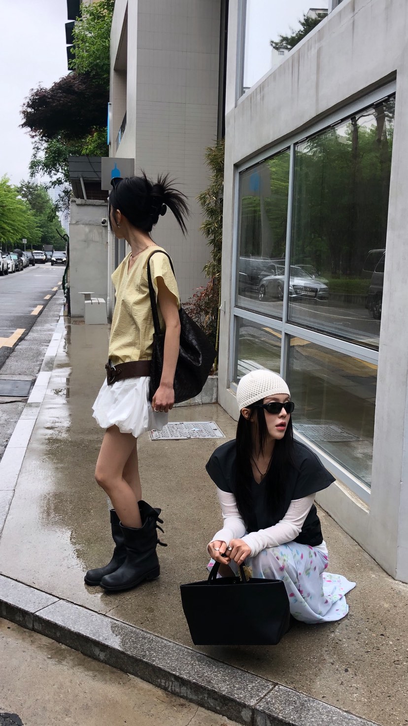 OVER RICH韓國代購女士新款26春夏時尚襯衫蕾絲衫荷葉邊OVER RICH襯衫/蕾絲衫