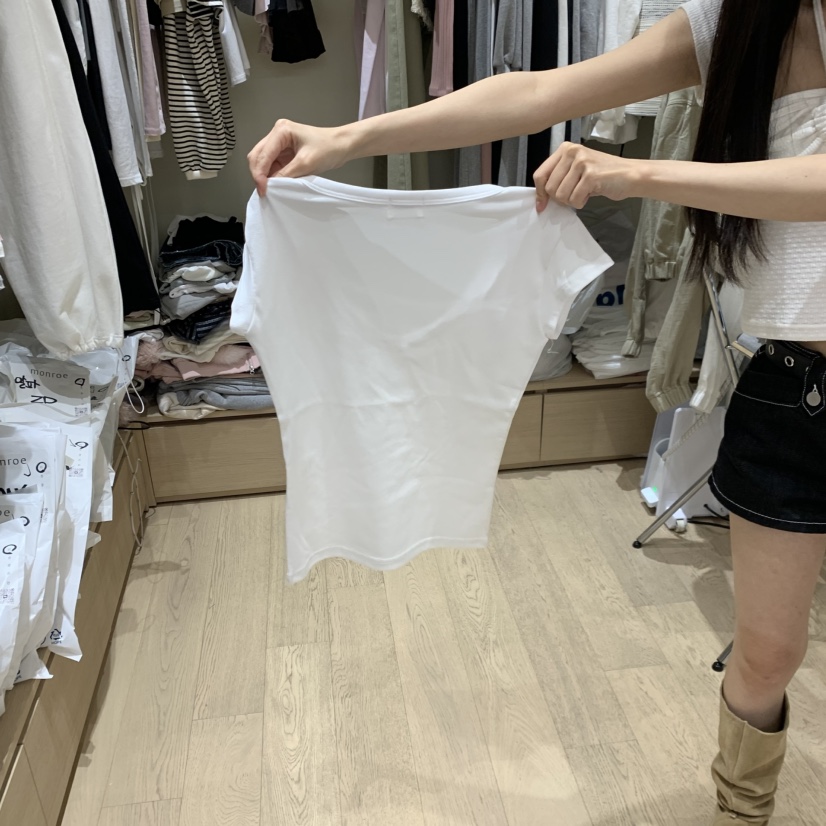 MEMOIRE韓國東大門直郵女士新品人氣熱賣時尚推薦職業T恤U領MEMOIRET恤