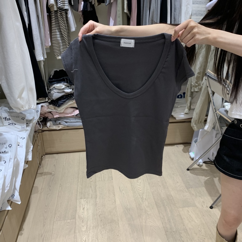 MEMOIRE韓國東大門直郵女士新品人氣熱賣時尚推薦職業T恤U領MEMOIRET恤圖色2