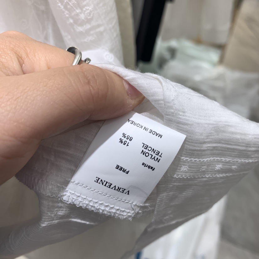 VERVEINE韓國直郵女裝新款26春夏時尚真品襯衫蕾絲衫荷葉邊VERVEINE襯衫/蕾絲衫