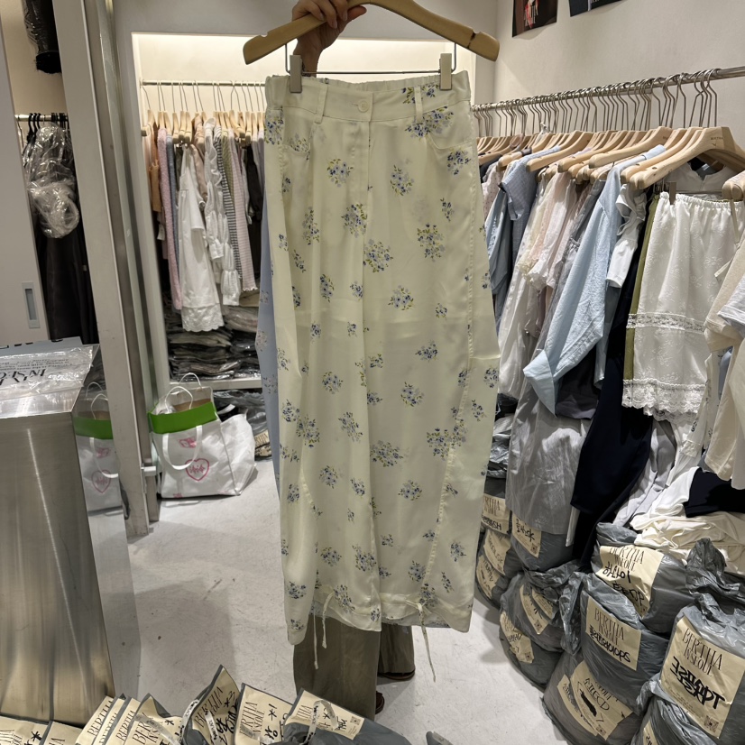 BERTHA韓國直郵女士新款26夏季職業推薦熱賣休閑褲花朵緞BERTHA休閑褲圖色1