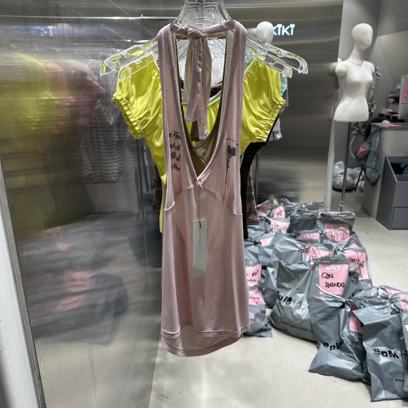 KIKI韓國直郵實拍女士新品人氣推薦職業26夏季26春夏吊帶背心KIKI吊帶/背心圖色1