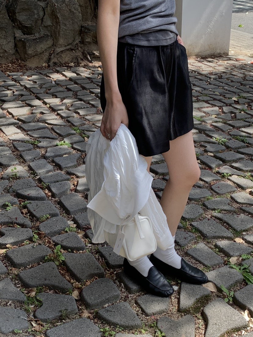B_GARDER韓國直郵女裝新款熱賣休閑職業26春夏26夏季短褲緞面B.GARDER短褲