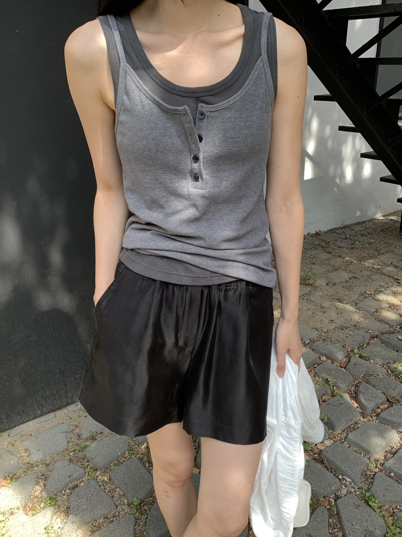 B_GARDER韓國直郵女裝新款熱賣休閑職業26春夏26夏季短褲緞面B.GARDER短褲