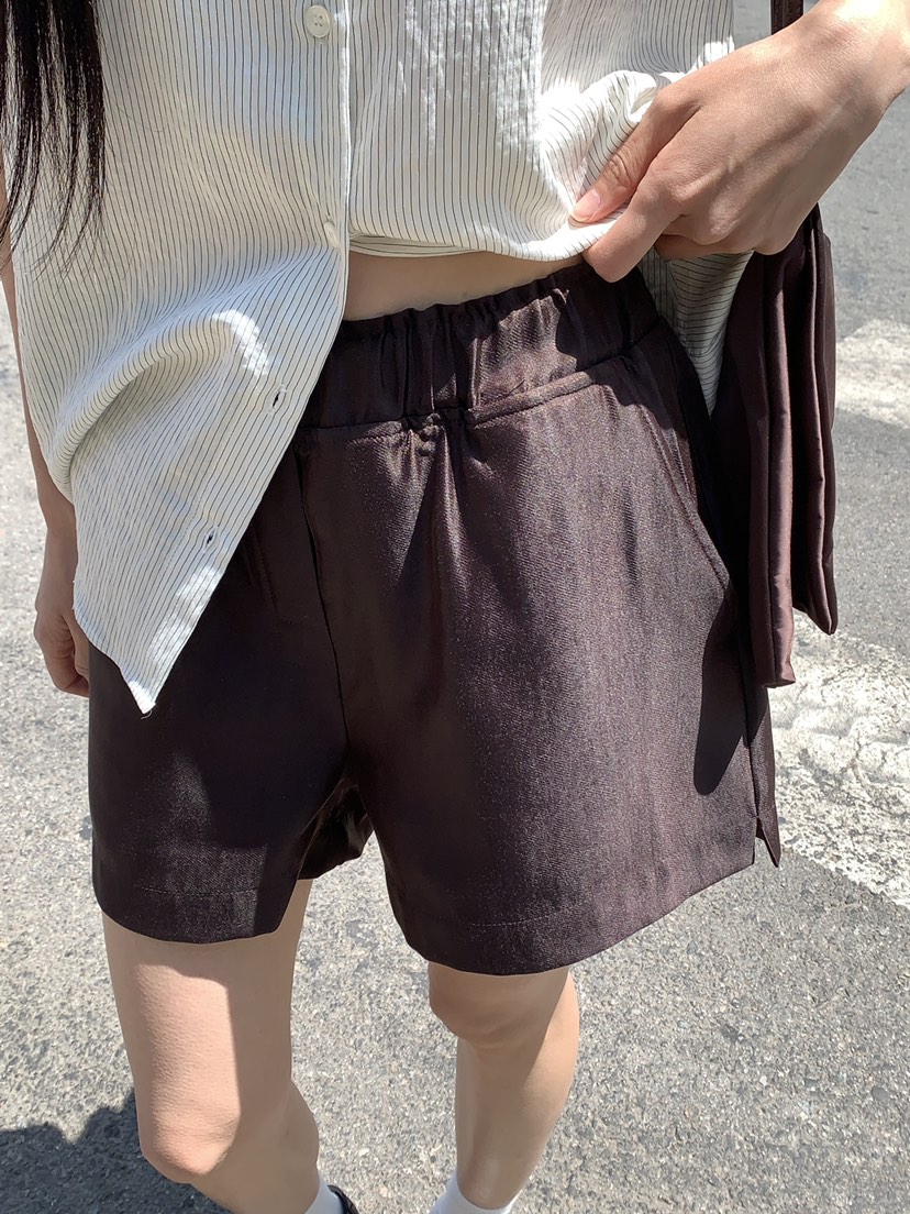 B_GARDER韓國直郵女裝新款熱賣休閑職業26春夏26夏季短褲緞面B.GARDER短褲圖色1