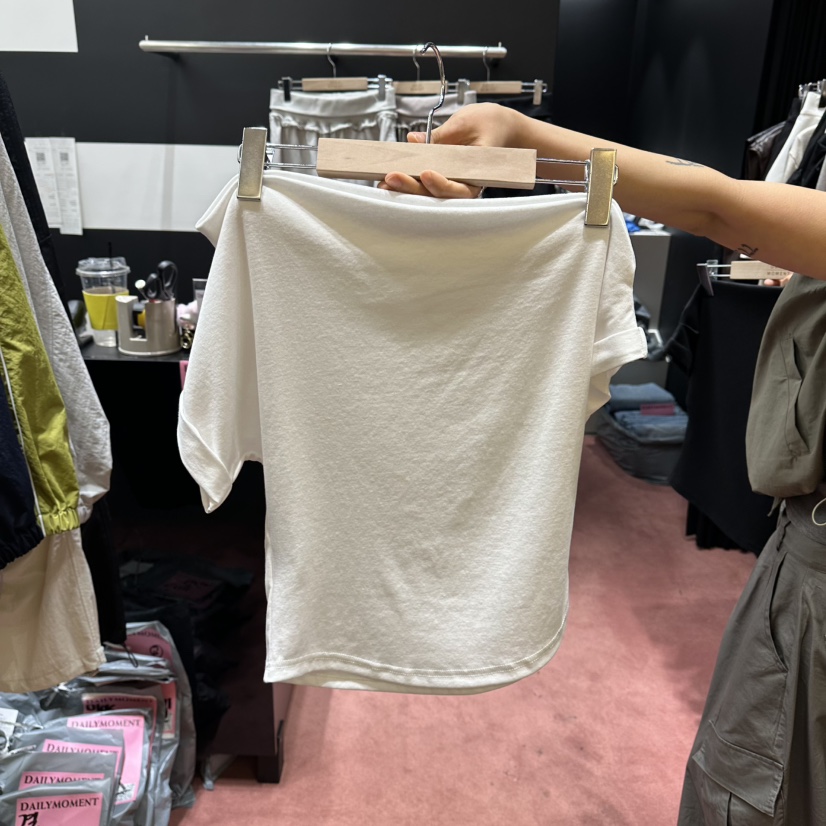 DAILY MOMENT韓國東大門直郵女士新品人氣熱賣26春夏T恤露肩DAILY MOMENTT恤