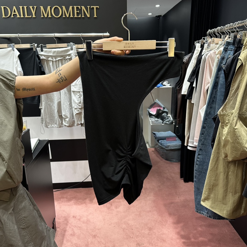 DAILY MOMENT韓國東大門直郵女裝新款26夏季吊帶背心褶皺DAILY MOMENT吊帶/背心圖色2