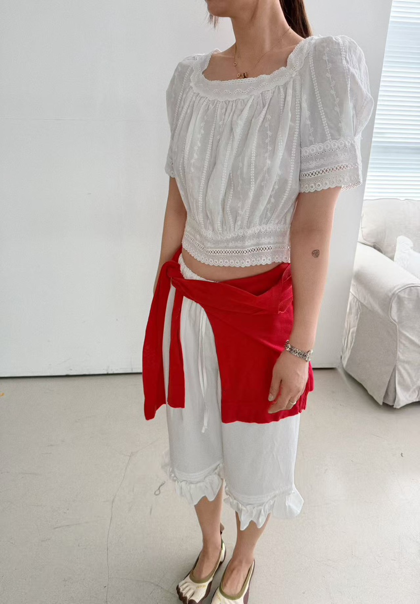 OLI SEOUL東大門實拍韓國女士新款人氣熱賣襯衫蕾絲衫刺繡OLI SEOUL襯衫/蕾絲衫
