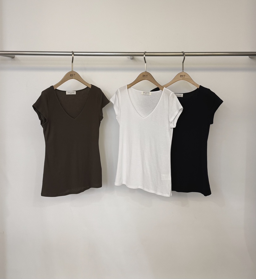 TWENTY FOUR SEVEN24-7韓國東大門直郵女裝新品26夏季T恤V領深VTEWNTY FOUR SEVEN24-7T恤