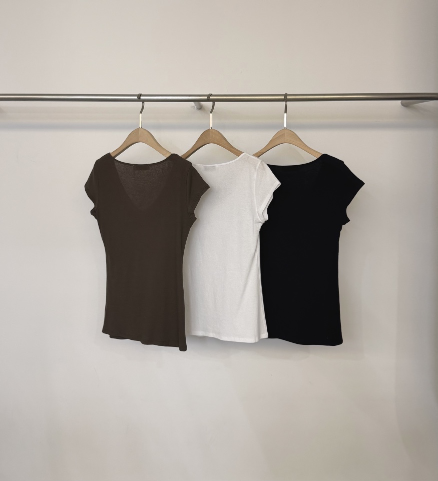 TWENTY FOUR SEVEN24-7韓國東大門直郵女裝新品26夏季T恤V領深VTEWNTY FOUR SEVEN24-7T恤