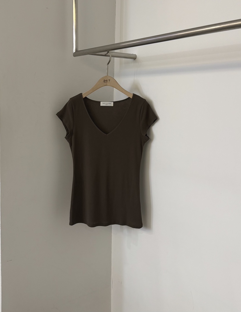 TWENTY FOUR SEVEN24-7韓國東大門直郵女裝新品26夏季T恤V領深VTEWNTY FOUR SEVEN24-7T恤圖色2棕色