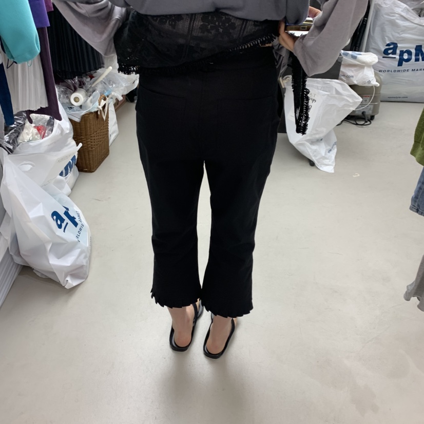 SOLD OUT韓國直郵女裝新款時尚職業推薦短褲七分褲荷葉邊SOLD OUT短褲