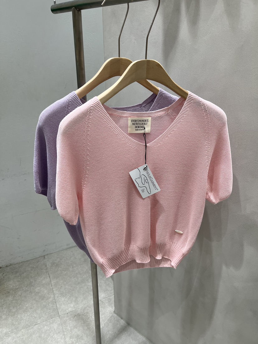 EVERCOMMERCE METICULOUSLY DESIGNED韓國代購女裝新品人氣針織衫EVERCOMMERCE METICULOUSLY DESIGNED針織衫