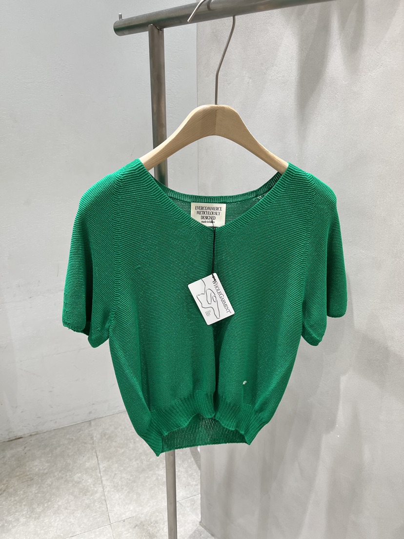EVERCOMMERCE METICULOUSLY DESIGNED韓國代購女裝新品人氣針織衫EVERCOMMERCE METICULOUSLY DESIGNED針織衫