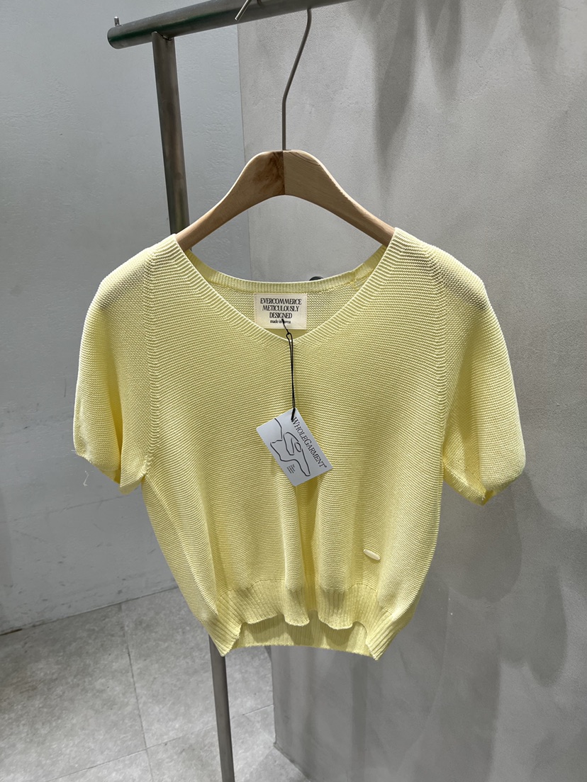 EVERCOMMERCE METICULOUSLY DESIGNED韓國代購女裝新品人氣針織衫EVERCOMMERCE METICULOUSLY DESIGNED針織衫圖色1