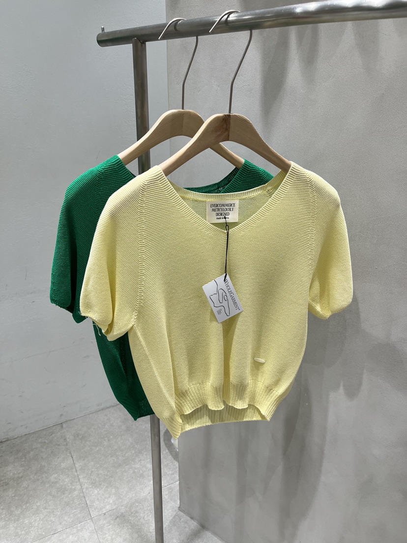 EVERCOMMERCE METICULOUSLY DESIGNED東大門實拍韓國女士新款時尚針織衫EVERCOMMERCE METICULOUSLY DESIGNED針織衫