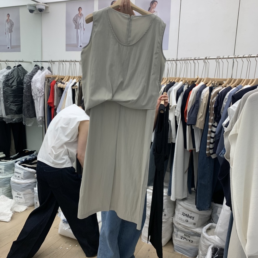 MOI-A東大門實拍韓國女士新品推薦時尚26夏季職業連衣裙MOI-A連衣裙