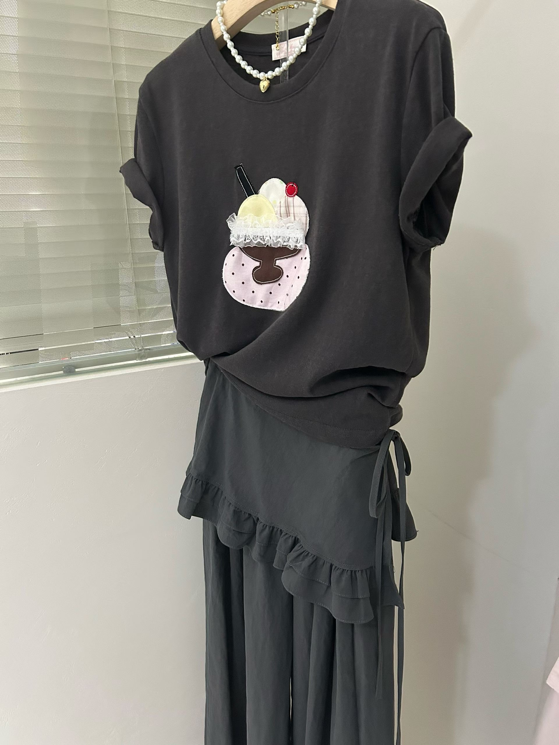 LA KERR韓國代購女士新品26夏季職業時尚推薦裙褲荷葉邊緞LA KERR裙褲