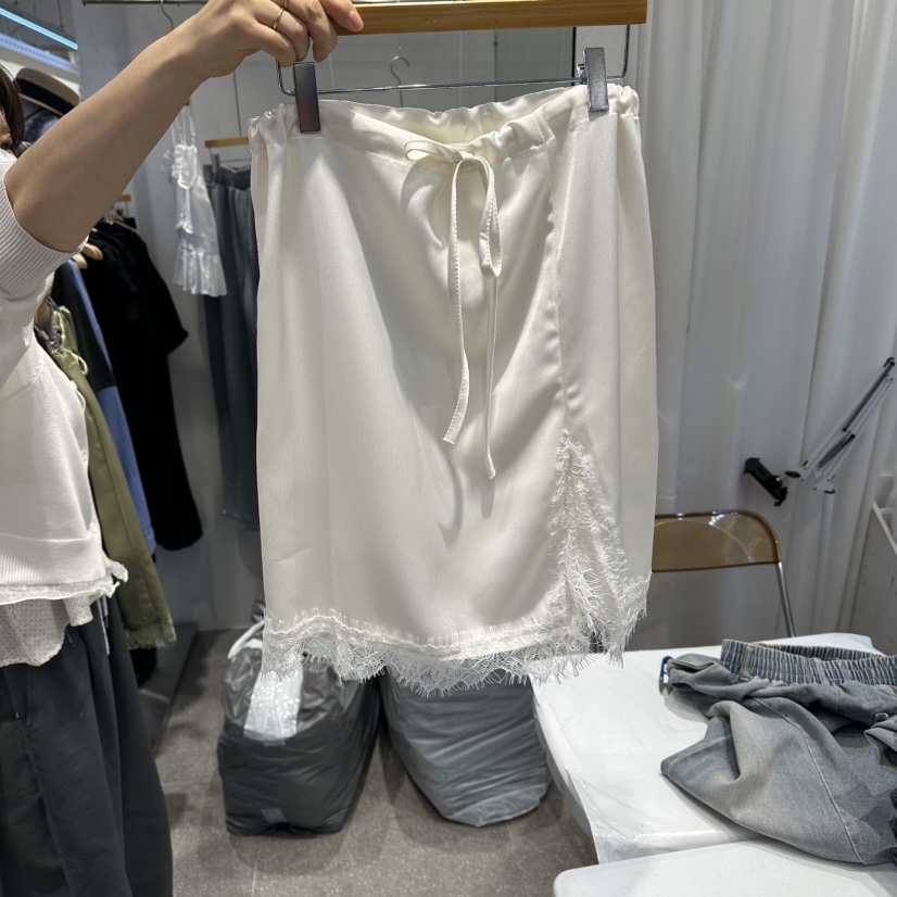 ELAN韓國直郵女士新品職業推薦休閑半身裙中短裙蕾絲緞面ELAN半身裙/中短裙圖色1