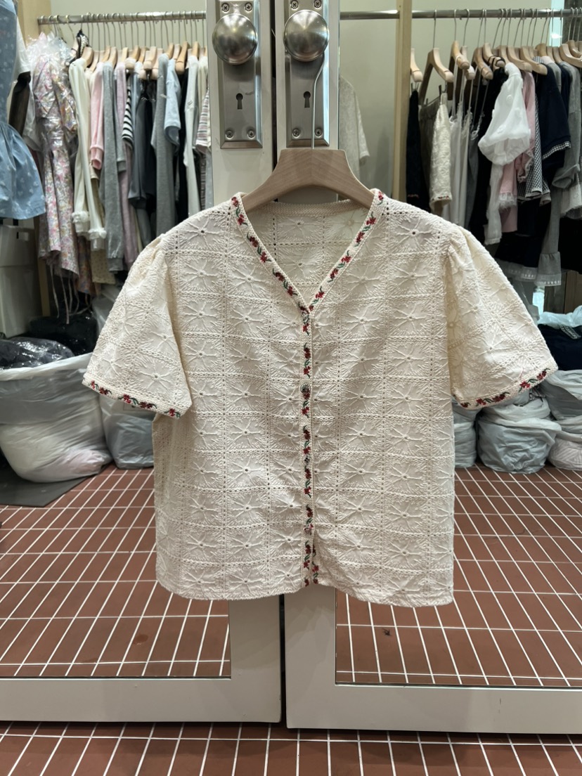 BE&amp;BE韓國代購女士新品推薦26夏季26春夏襯衫蕾絲衫刺繡BE&be襯衫/蕾絲衫圖色1