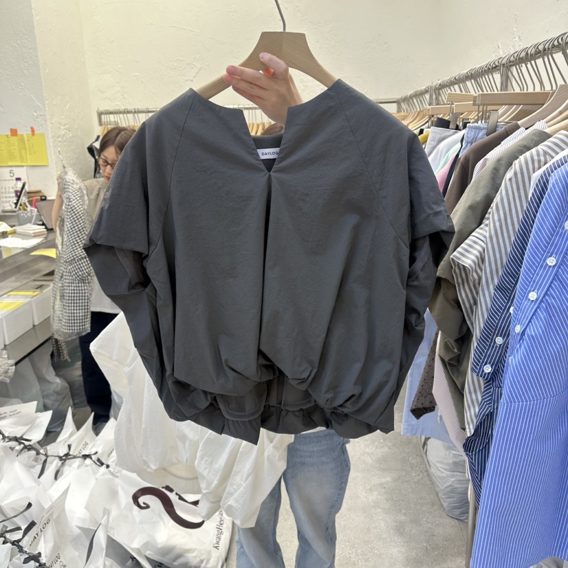 DA YLOG韓國直郵女裝新品26夏季熱賣時尚襯衫蕾絲衫V領開衩DA YLOG襯衫/蕾絲衫圖色2