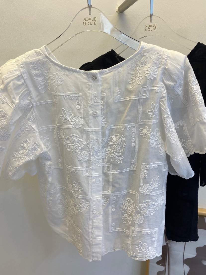 BLACK BIJOU韓國東大門直郵女裝新品休閑推薦襯衫蕾絲衫BLACK BIJOU襯衫/蕾絲衫