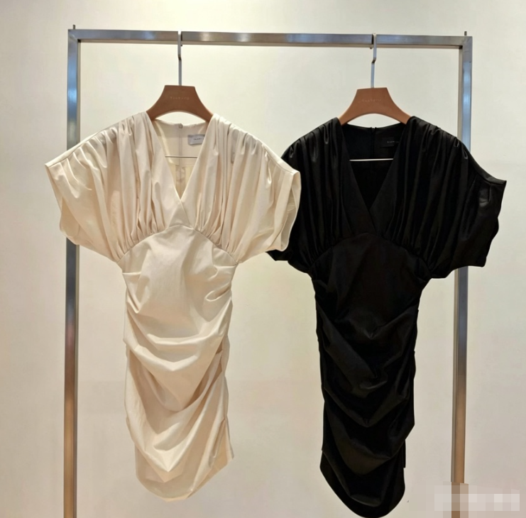 VAN NZILL韓國東大門代購女士新款26夏季熱賣連衣裙V領褶裥VAN NZILL連衣裙圖色2左二色