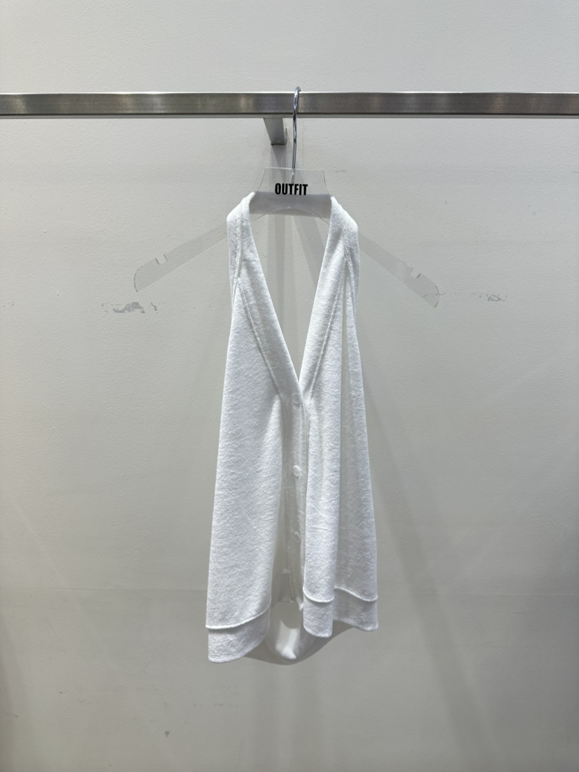 OUTFIT韓國東大門直郵女裝新品人氣26春夏時尚職業吊帶背心OUTFIT吊帶/背心圖色1