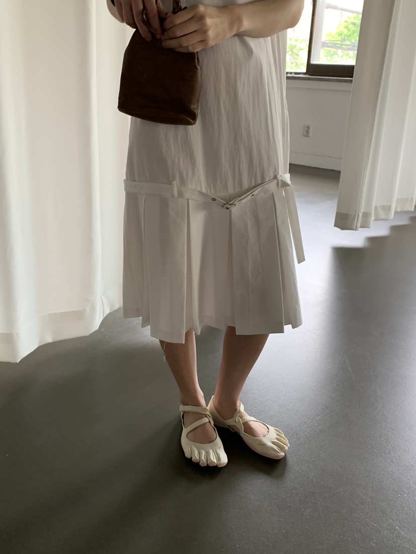 LOGARDEN韓國直郵女裝新品時尚熱賣休閑推薦26春夏連衣裙腰帶LO GARDEN連衣裙
