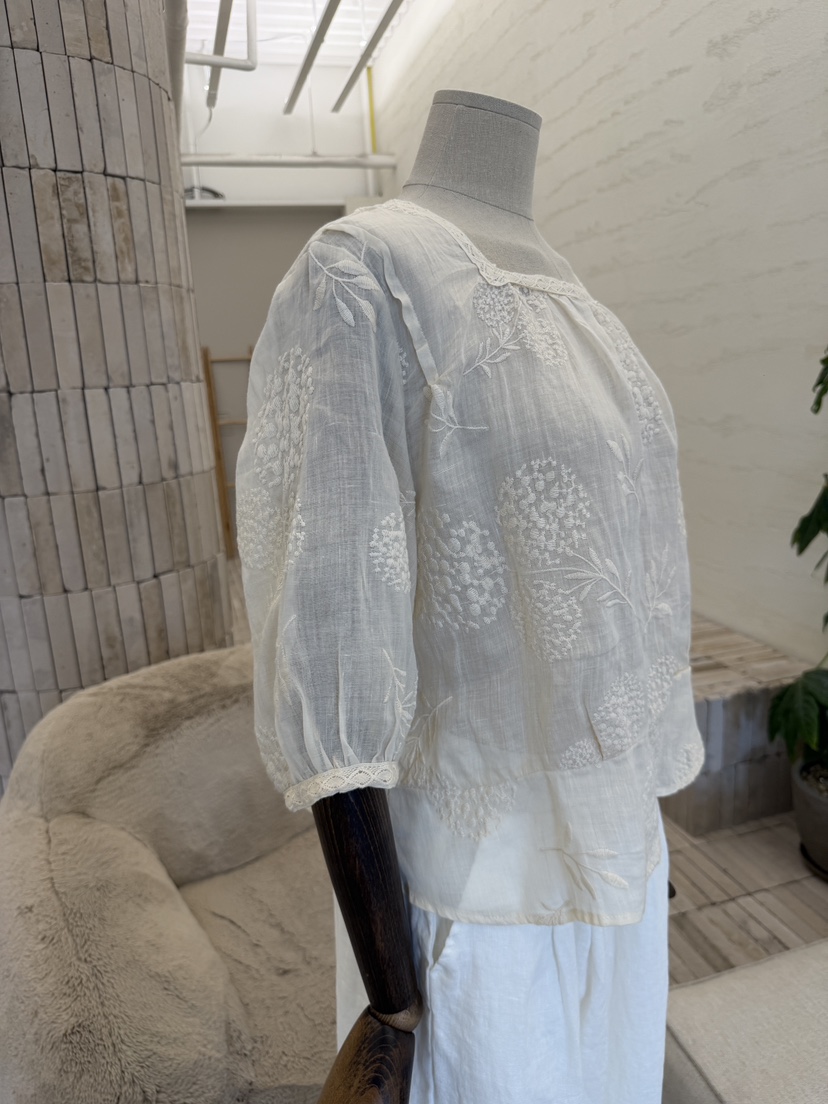 LAUNDRY韓國代購女裝新款推薦熱賣職業26夏季襯衫蕾絲衫刺繡LAUNDRY襯衫/蕾絲衫
