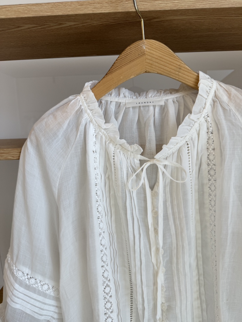 LAUNDRY韓國代購女士新品熱賣時尚人氣襯衫蕾絲衫蕾絲褶裥LAUNDRY襯衫/蕾絲衫