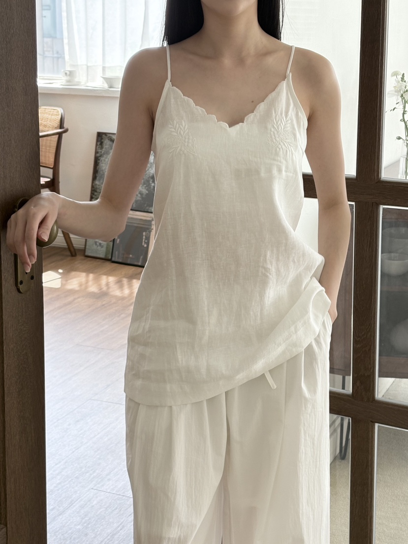 OHAO韓國東大門代購女士新款熱賣26夏季職業吊帶背心刺繡OHAO/HA MONG吊帶/背心圖色1