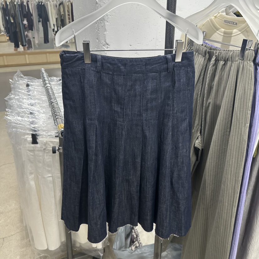 HELVETICA韓國直郵女裝新品職業熱賣26春夏半身裙中短裙褶裥HELVETICA半身裙/中短裙