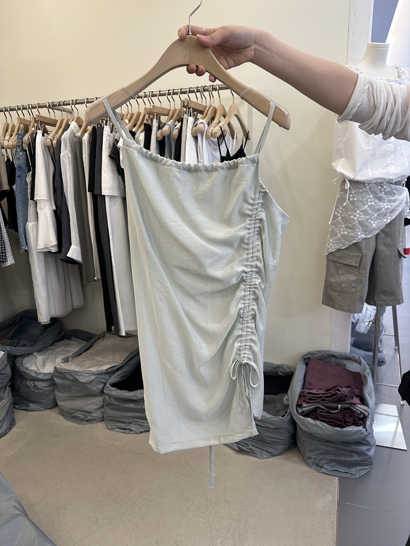 MONDAYMORING韓國東大門代購女裝新品26夏季人氣吊帶背心MONDAYMORING吊帶/背心圖色2