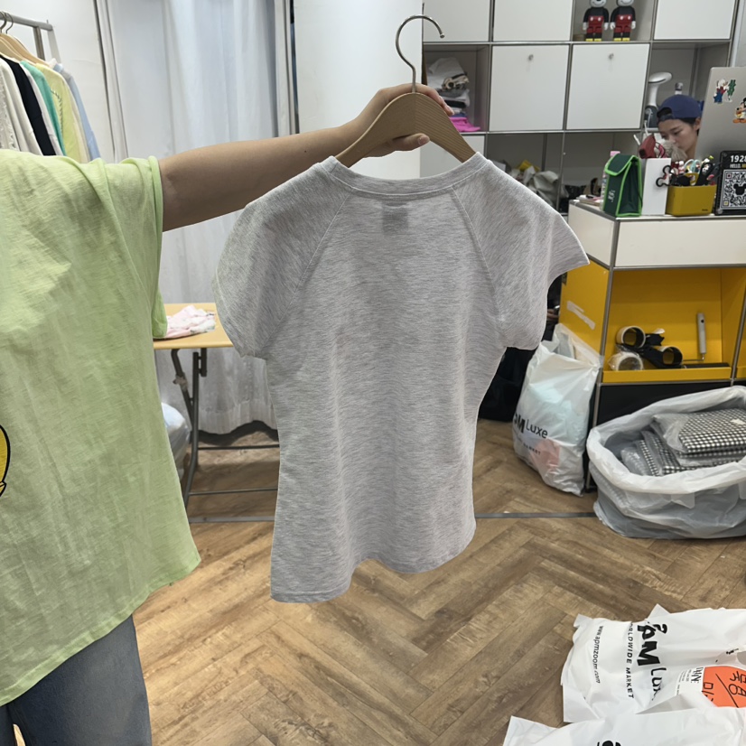 DE LINE東大門實拍韓國女裝新品推薦職業26春夏熱賣26夏季T恤DE LINET恤