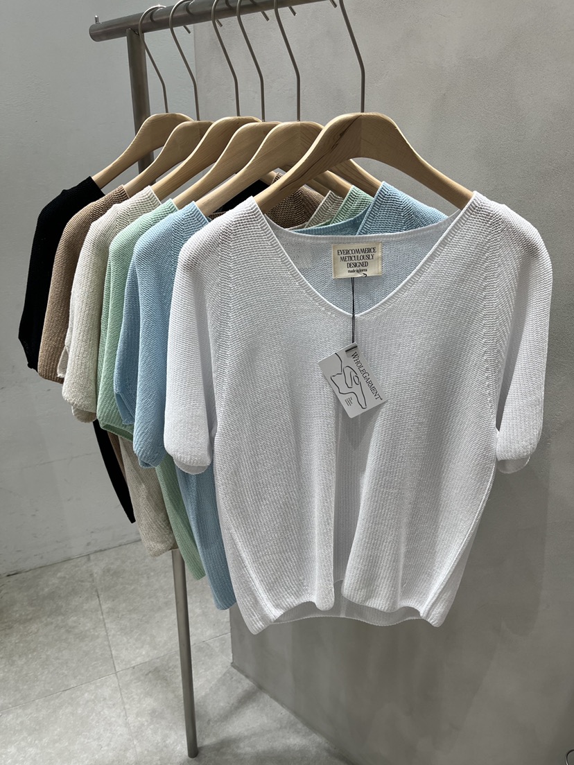 EVERCOMMERCE METICULOUSLY DESIGNED東大門實拍韓國女士新款熱賣針織衫EVERCOMMERCE METICULOUSLY DESIGNED針織衫