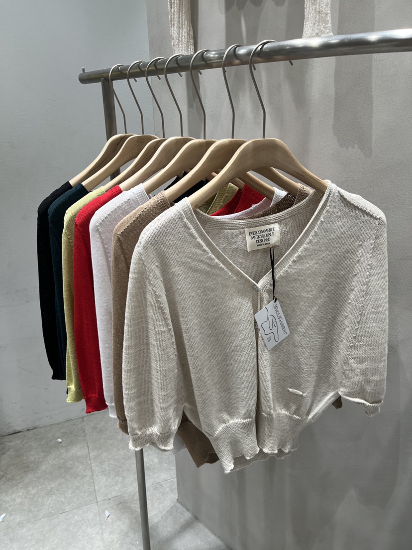 EVERCOMMERCE METICULOUSLY DESIGNED韓國東大門代購女士新品人氣針織衫EVERCOMMERCE METICULOUSLY DESIGNED針織衫