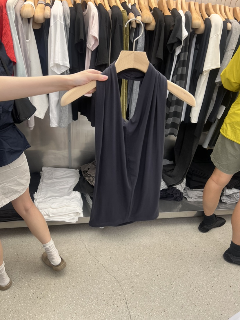 ESSENCE東大門實拍韓國女士新品時尚人氣職業熱賣吊帶背心ESSENCE吊帶/背心圖色2