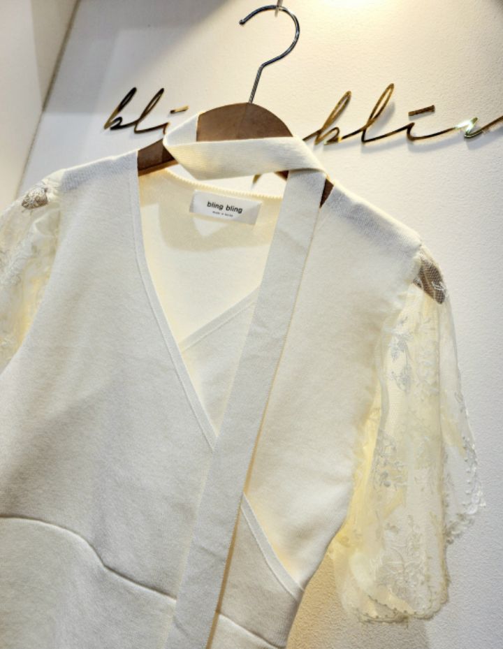 BLING BLING-S/RICO韓國東大門直郵女士新品推薦襯衫蕾絲衫含脖帶BLING BLING-S/RICO襯衫/蕾絲衫