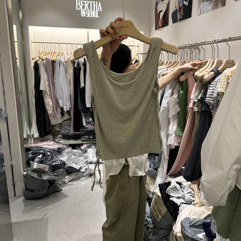 BERTHA韓國直郵實拍女士新品職業熱賣推薦吊帶背心條紋緞BERTHA吊帶/背心圖色1