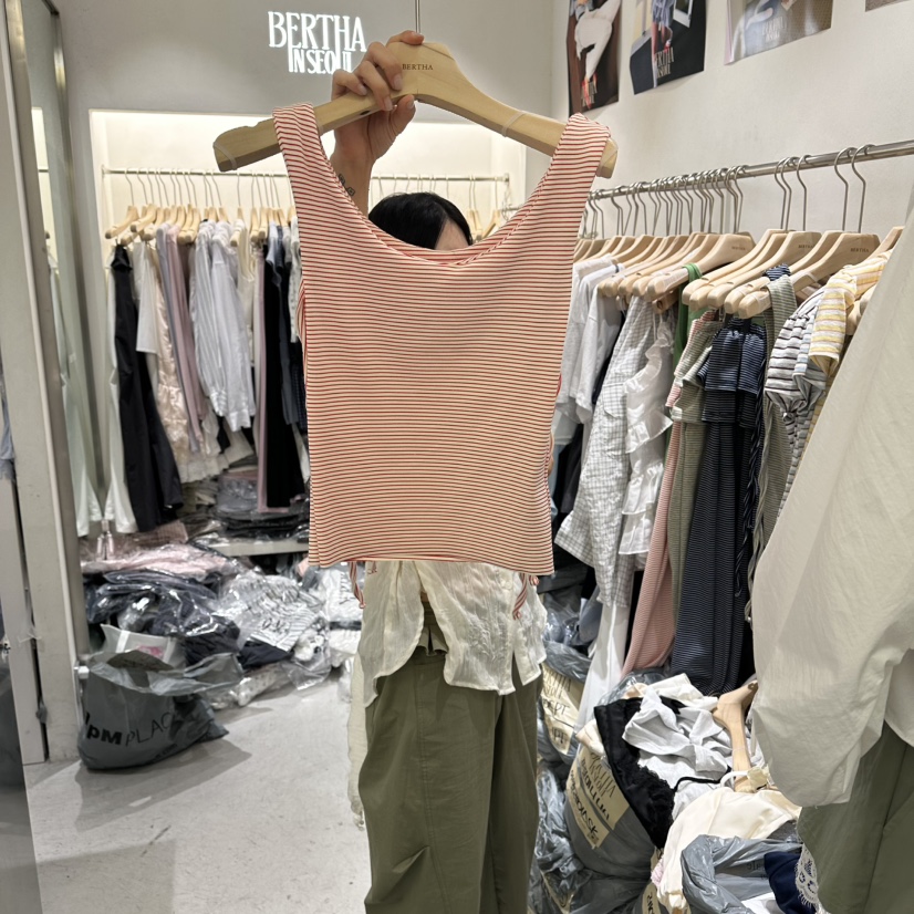 BERTHA韓國直郵實拍女士新品職業熱賣推薦吊帶背心條紋緞BERTHA吊帶/背心圖色2