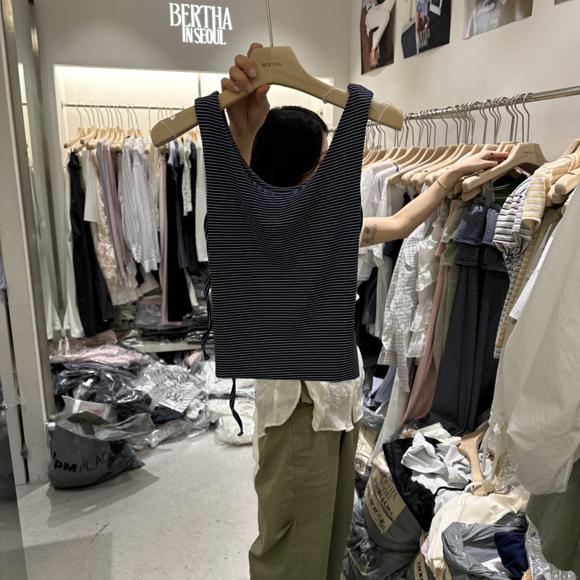 BERTHA韓國直郵實拍女士新品職業熱賣推薦吊帶背心條紋緞BERTHA吊帶/背心圖色3